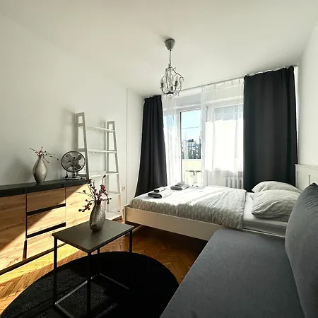 Wita Stwosza - Self Check-in 20h