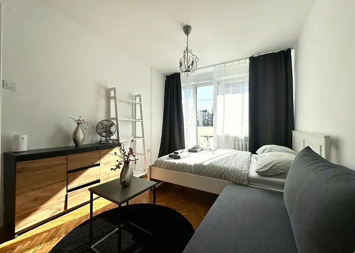 Wita Stwosza - Self Check-in 20h